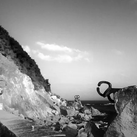 A 100 Metros De La Playa Zurriola * 圣塞瓦斯蒂安